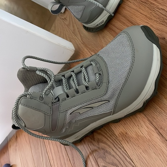 Altra women hiking boot - Picture 3 of 7